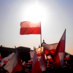 Nad piękną Polską We dnie i noce Biało- czerwona Flaga łopoce. Biała jak obłok, Jak mak – czerwona, Wszystkim Polakom Droga jest ona.